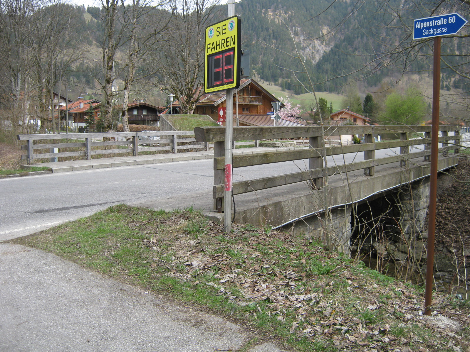 Bruecke über den Pfarrbach in Bayrischzell-Bild